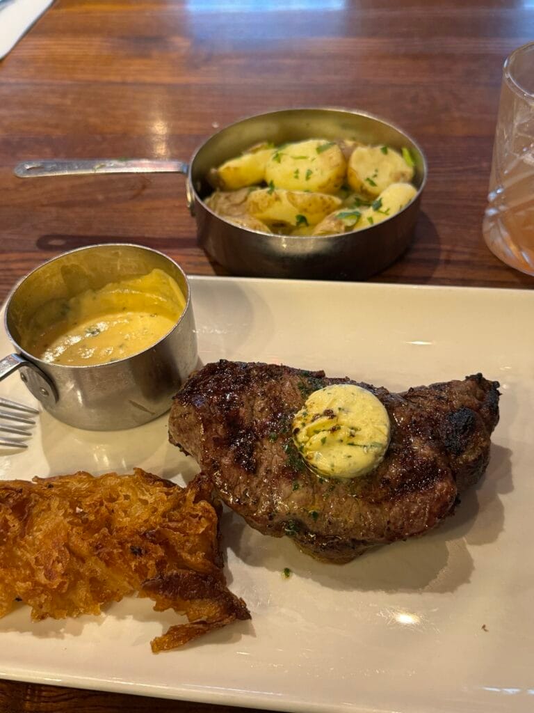 Carne com batata do restaurante Miller & Carter Bath